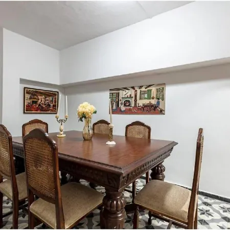 4-br Historical With 5 Ba, Great Location Lejlighed Istanbul