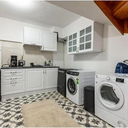 Lejlighed 4-br Historical With 5 Ba, Great Location
