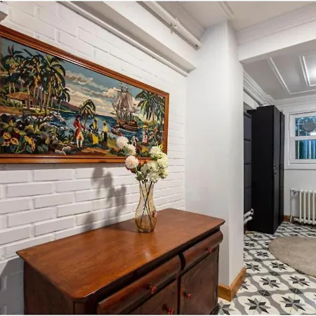 4-br Historical With 5 Ba, Great Location *