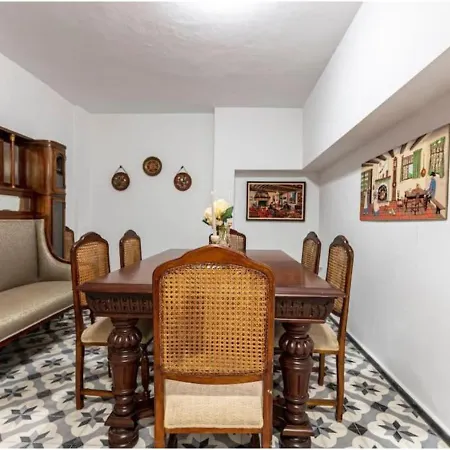 Lejlighed 4-br Historical With 5 Ba, Great Location *