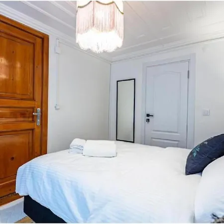 4-br Historical With 5 Ba, Great Location Istanbul