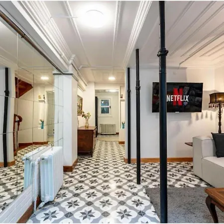 Apartamento 4-br Historical With 5 Ba, Great Location *